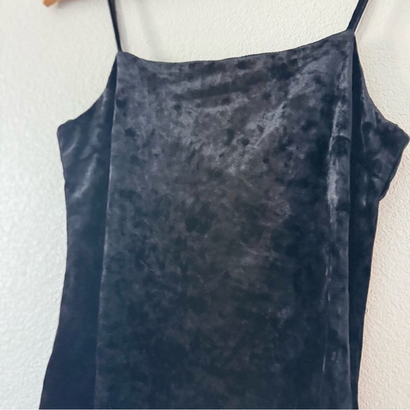 New Elodie Elegant Black Crushed Velvet Mini Cocktail Dress in Small - Picture 8 of 13